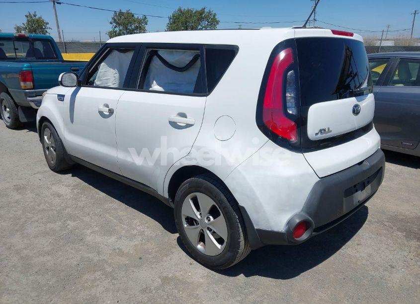 Photo 3 of 2015 Kia Soul (VIN KNDJN2A29F7168592)