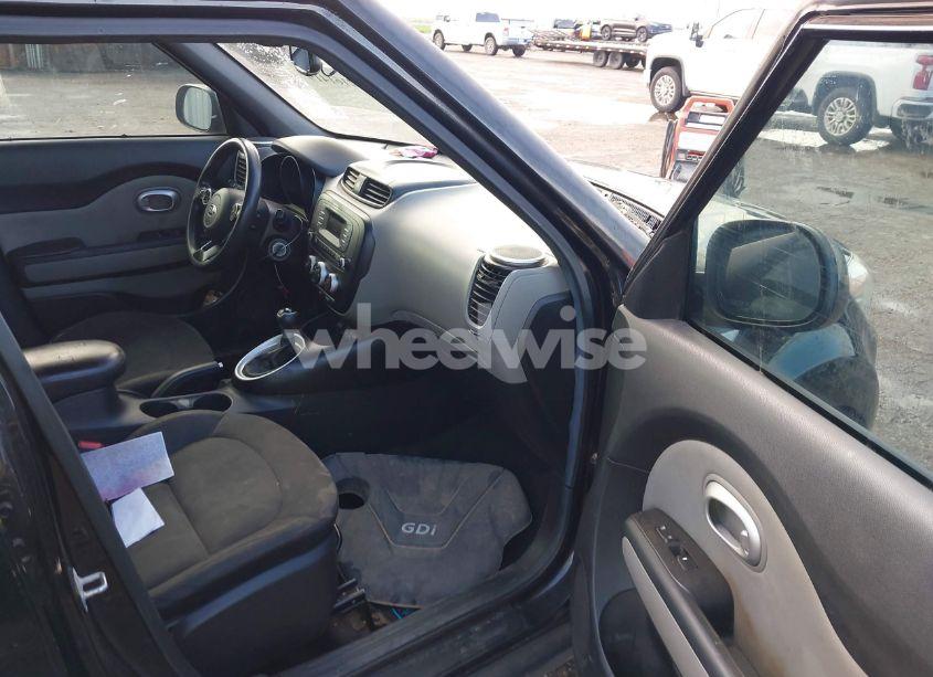 Photo 5 of 2015 Kia Soul (VIN KNDJN2A29F7205589)