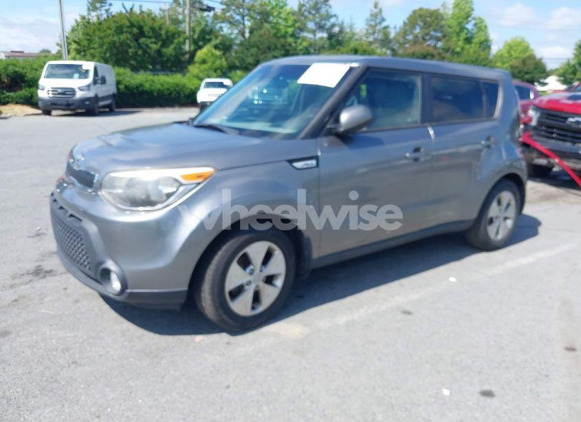 Photo 2 of 2015 Kia Soul (VIN KNDJN2A29F7226703)