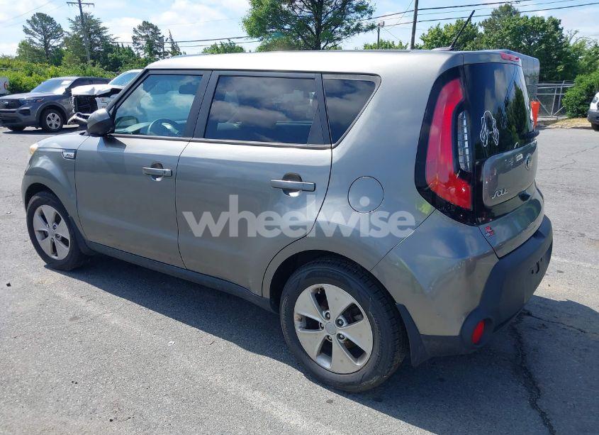Photo 3 of 2015 Kia Soul (VIN KNDJN2A29F7226703)