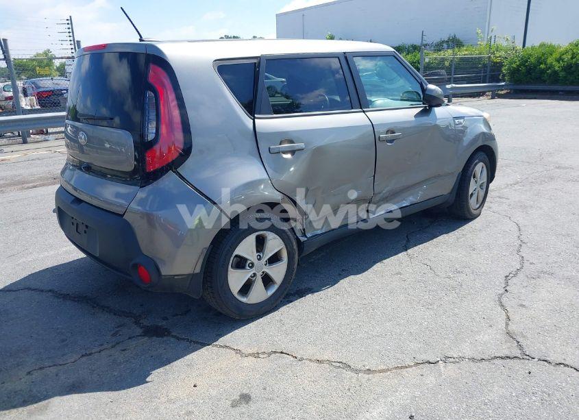 Photo 4 of 2015 Kia Soul (VIN KNDJN2A29F7226703)