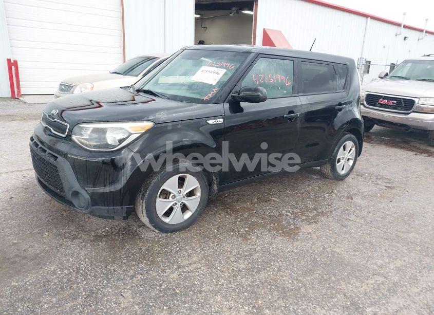 Photo 2 of 2015 Kia Soul (VIN KNDJN2A29F7763328)
