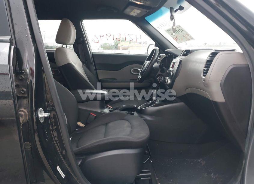 Photo 5 of 2015 Kia Soul (VIN KNDJN2A29F7763328)