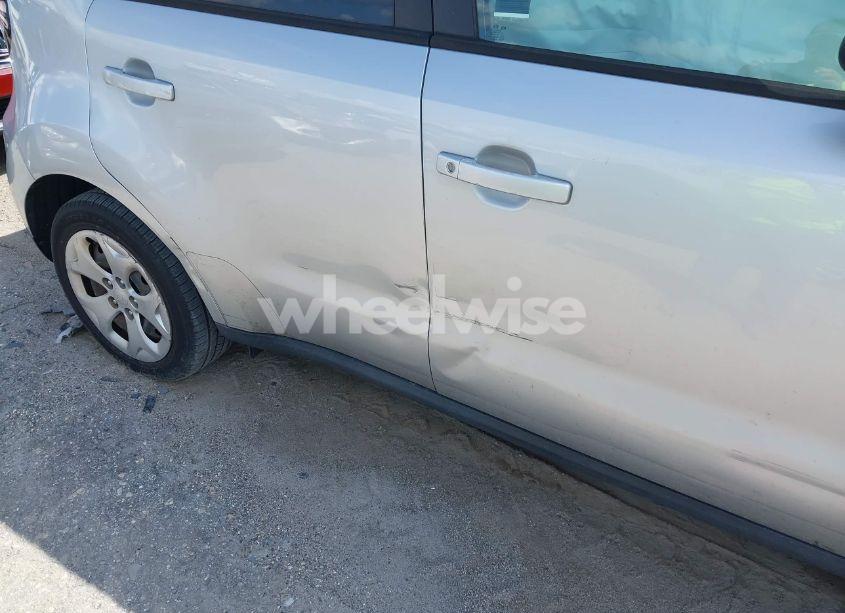 Photo 12 of 2015 Kia Soul (VIN KNDJN2A29F7797642)