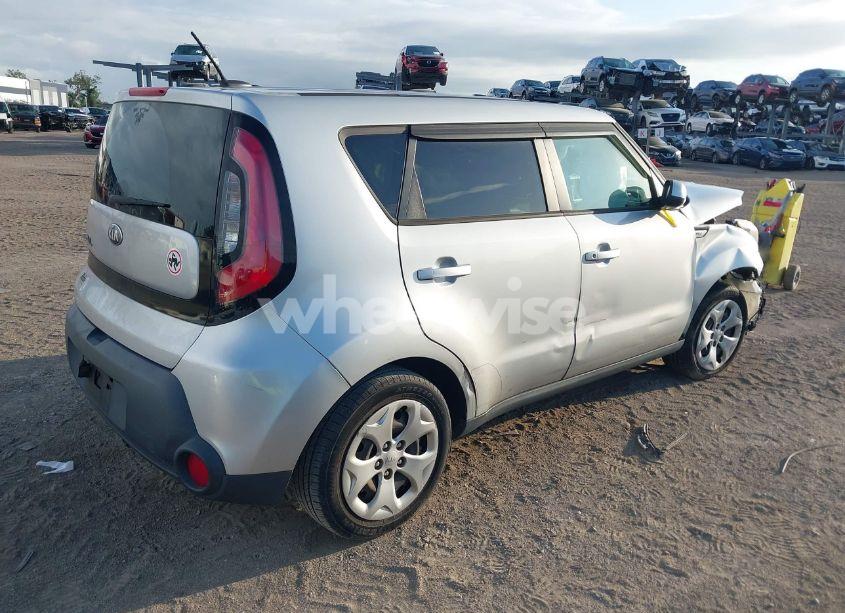 Photo 4 of 2015 Kia Soul (VIN KNDJN2A29F7797642)