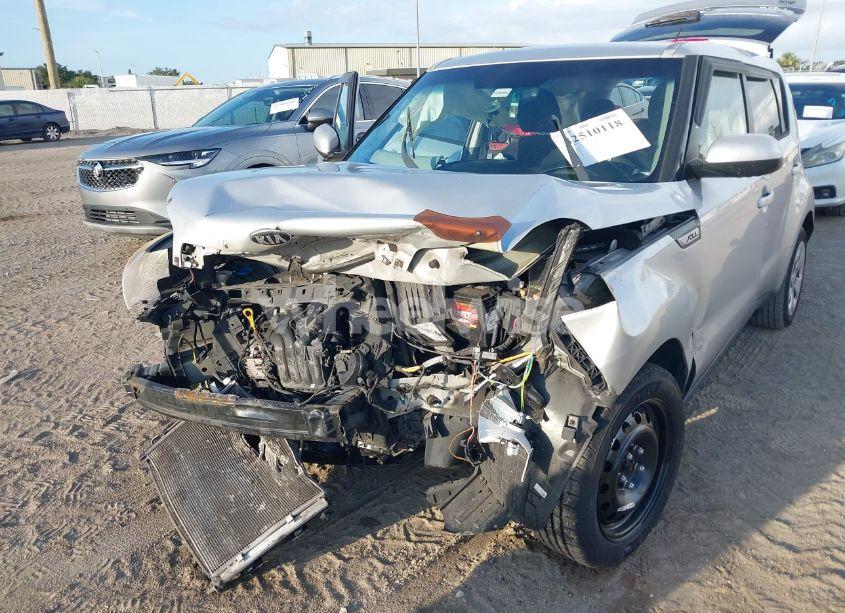 Photo 6 of 2015 Kia Soul (VIN KNDJN2A29F7797642)