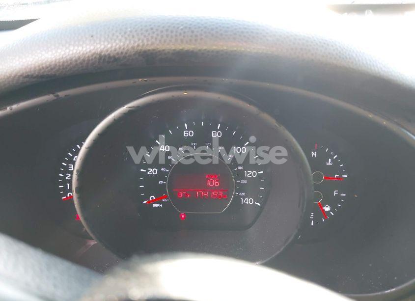 Photo 7 of 2015 Kia Soul (VIN KNDJN2A29F7797642)