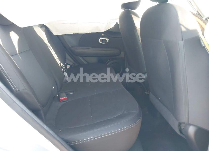 Photo 8 of 2015 Kia Soul (VIN KNDJN2A29F7797642)