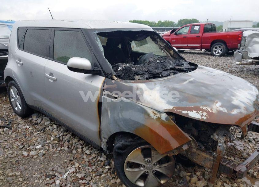 2015 Kia Soul (VIN KNDJN2A29F7807103) main photo