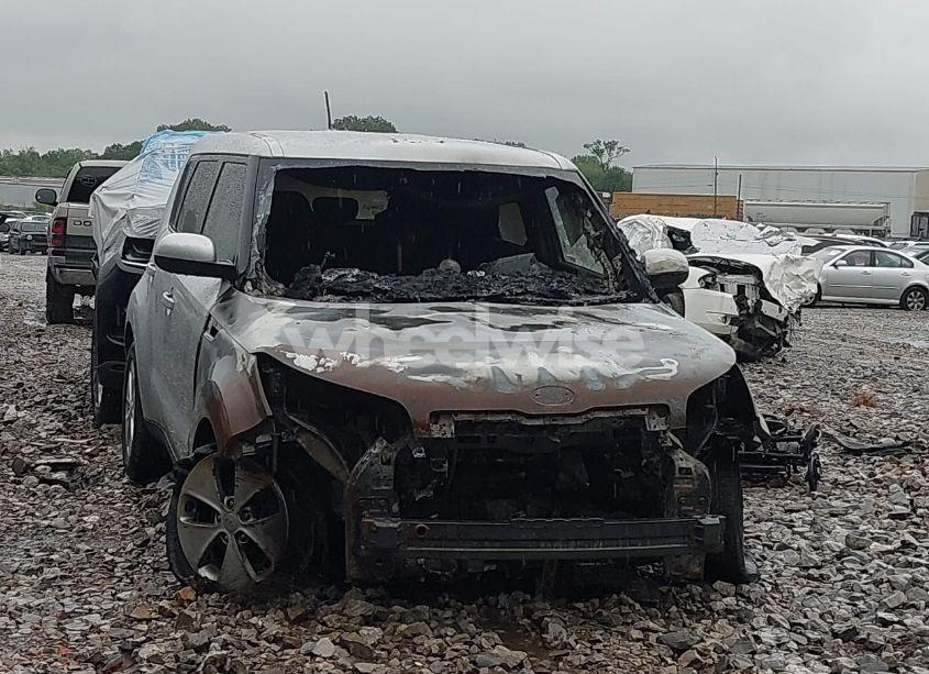 Photo 6 of 2015 Kia Soul (VIN KNDJN2A29F7807103)