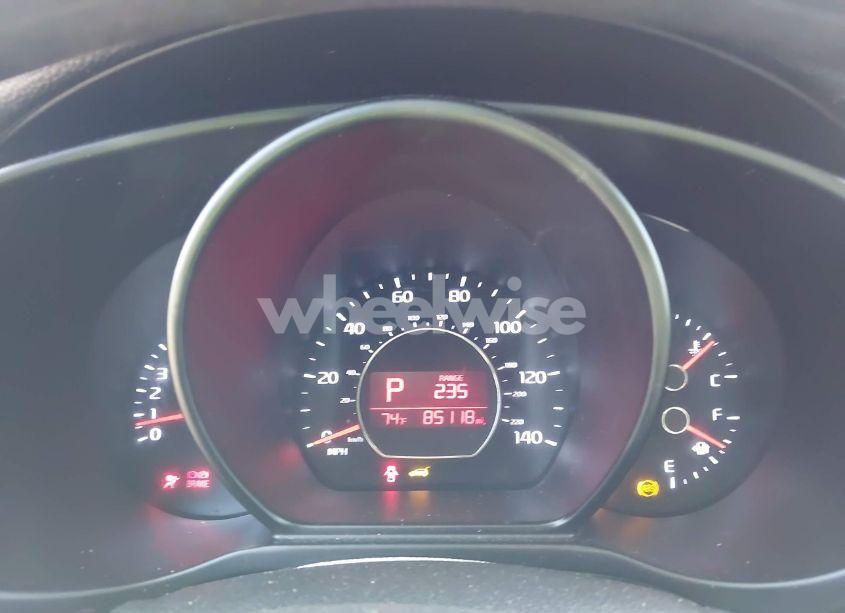 Photo 7 of 2016 Kia Soul (VIN KNDJN2A29G7256799)