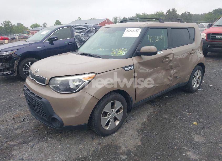 Photo 2 of 2016 Kia Soul (VIN KNDJN2A29G7263803)