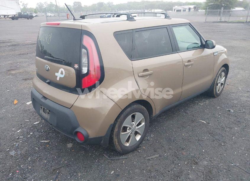 Photo 4 of 2016 Kia Soul (VIN KNDJN2A29G7263803)