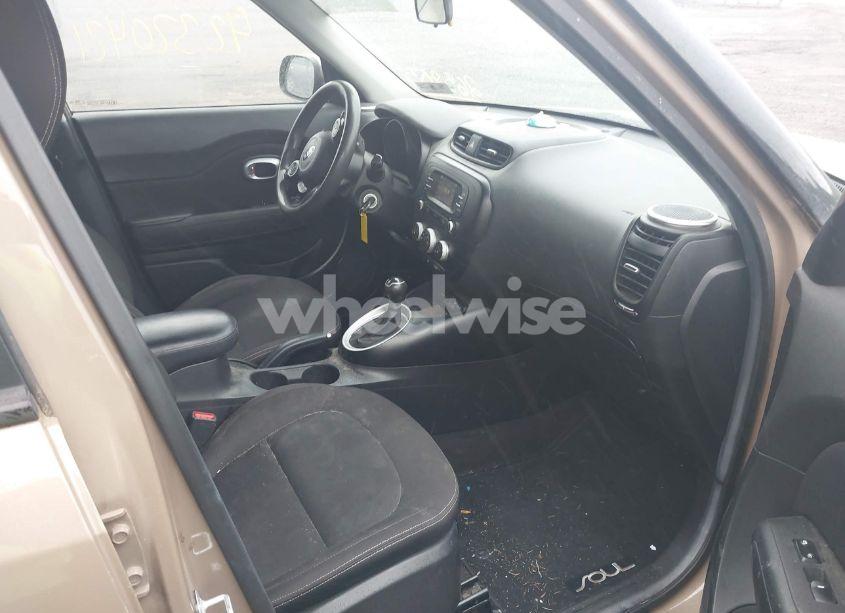 Photo 5 of 2016 Kia Soul (VIN KNDJN2A29G7263803)