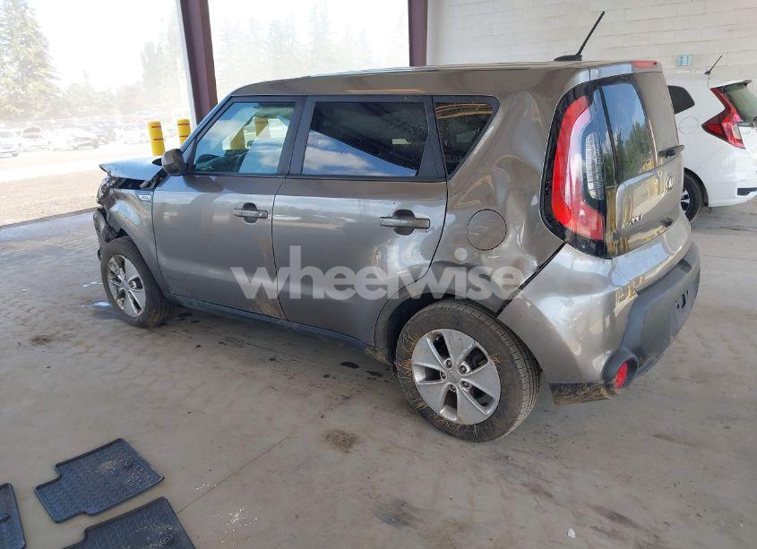 Photo 3 of 2016 Kia Soul (VIN KNDJN2A29G7328620)