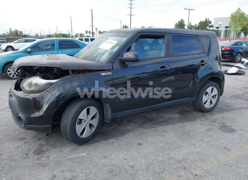 Photo 2 of 2016 Kia Soul (VIN KNDJN2A29G7387537)