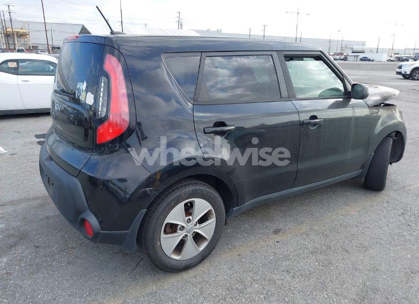 Photo 4 of 2016 Kia Soul (VIN KNDJN2A29G7387537)