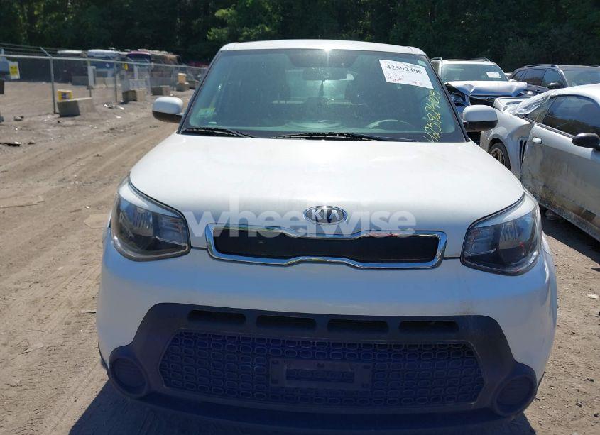 Photo 6 of 2016 Kia Soul (VIN KNDJN2A29G7402537)