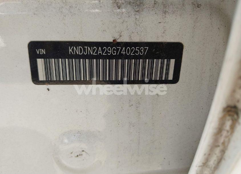 Photo 9 of 2016 Kia Soul (VIN KNDJN2A29G7402537)