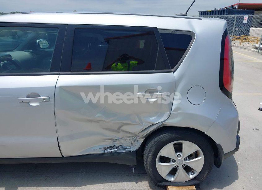 Photo 6 of 2016 Kia Soul (VIN KNDJN2A29G7851698)