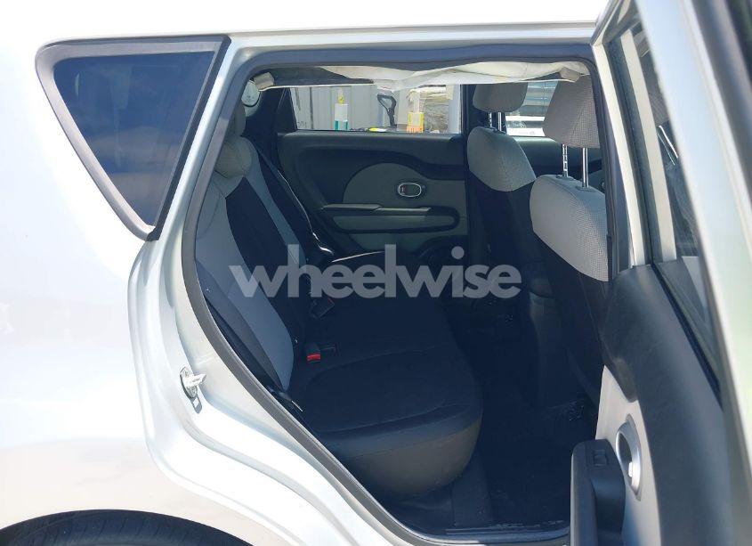 Photo 8 of 2016 Kia Soul (VIN KNDJN2A29G7851698)