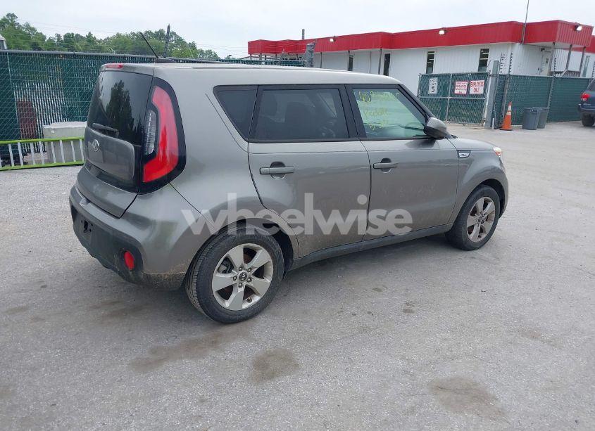 Photo 4 of 2017 Kia Soul (VIN KNDJN2A29H7439010)