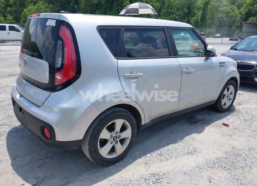 Photo 4 of 2017 Kia Soul (VIN KNDJN2A29H7441792)