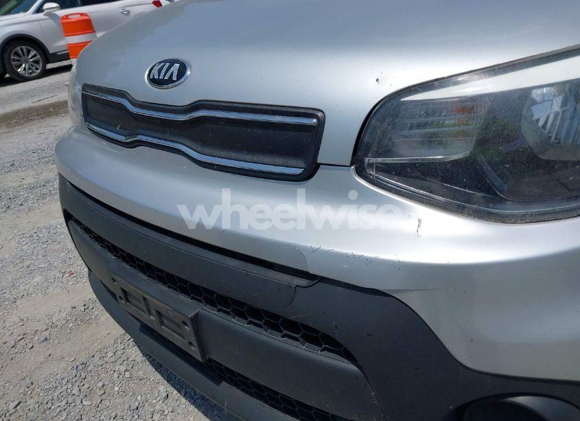 Photo 6 of 2017 Kia Soul (VIN KNDJN2A29H7441792)