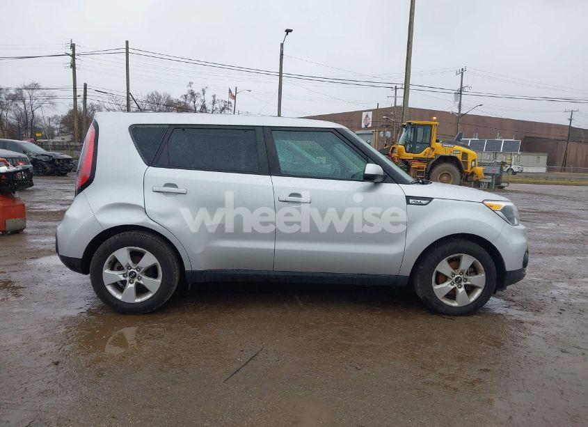 Photo 12 of 2017 Kia Soul (VIN KNDJN2A29H7460200)