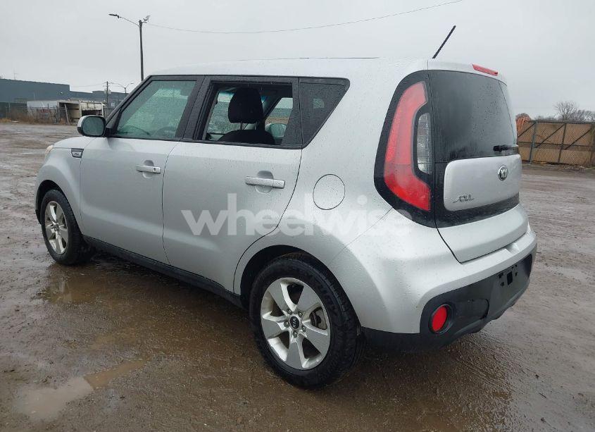 Photo 3 of 2017 Kia Soul (VIN KNDJN2A29H7460200)