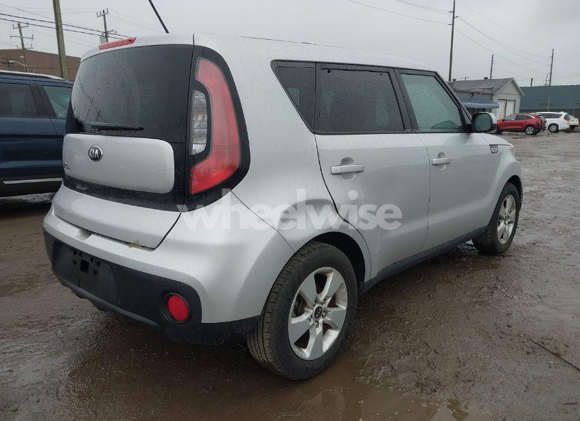 Photo 4 of 2017 Kia Soul (VIN KNDJN2A29H7460200)