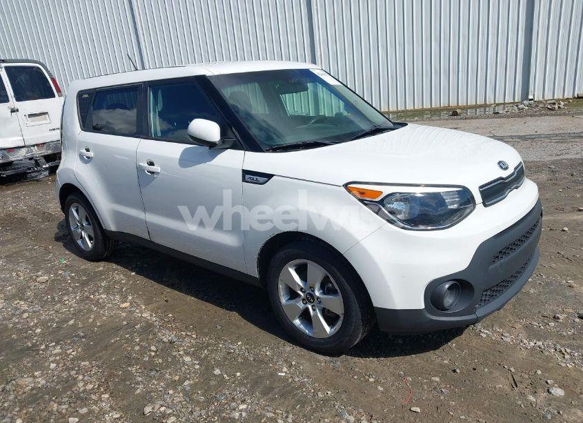 2018 Kia Soul (VIN KNDJN2A29J7524208) main photo