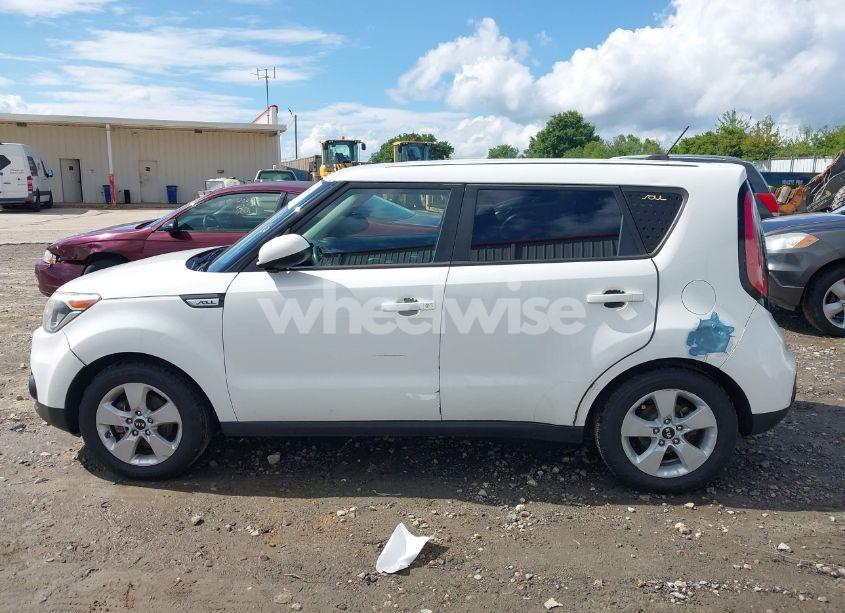 Photo 14 of 2018 Kia Soul (VIN KNDJN2A29J7524208)