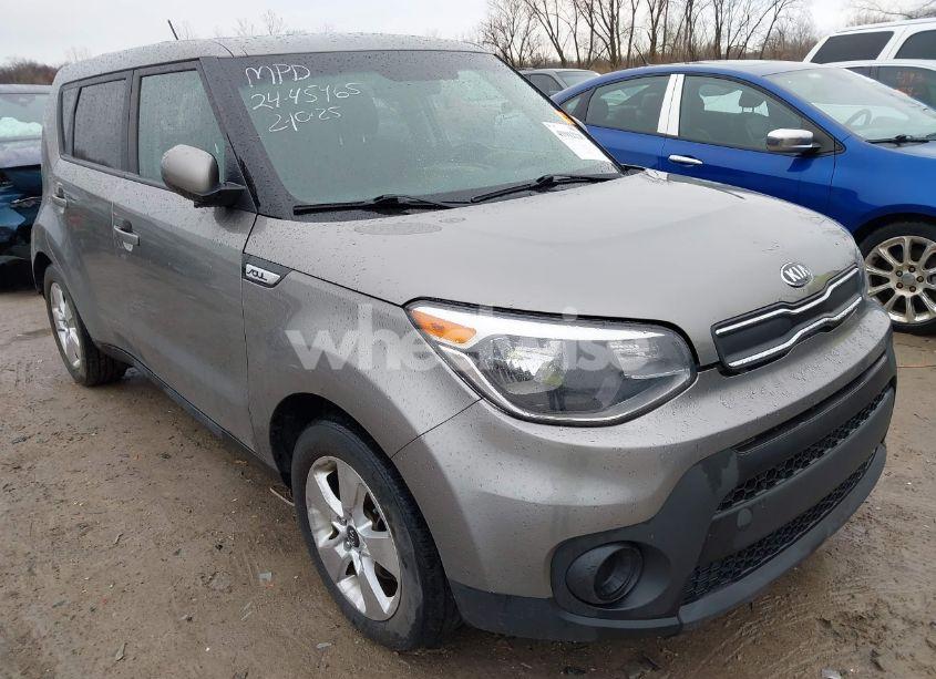 2018 Kia Soul (VIN KNDJN2A29J7572730) main photo