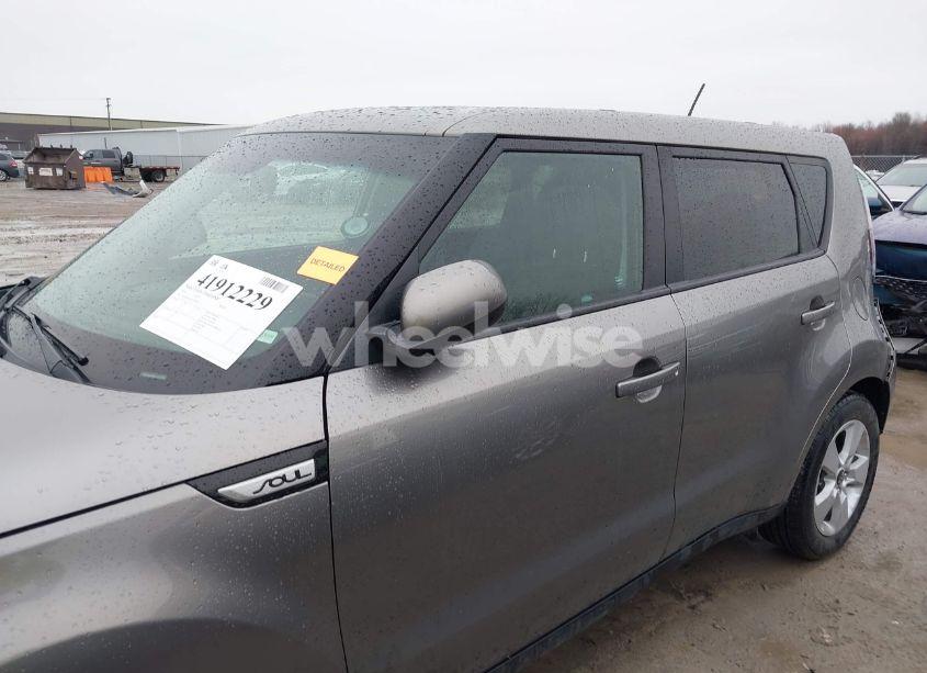 Photo 14 of 2018 Kia Soul (VIN KNDJN2A29J7572730)