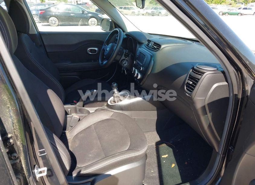 Photo 5 of 2019 Kia Soul (VIN KNDJN2A29K7017178)