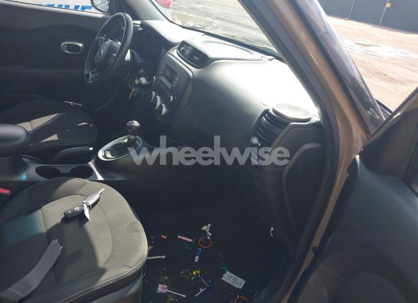 Photo 5 of 2014 Kia Soul (VIN KNDJN2A2XE7055359)