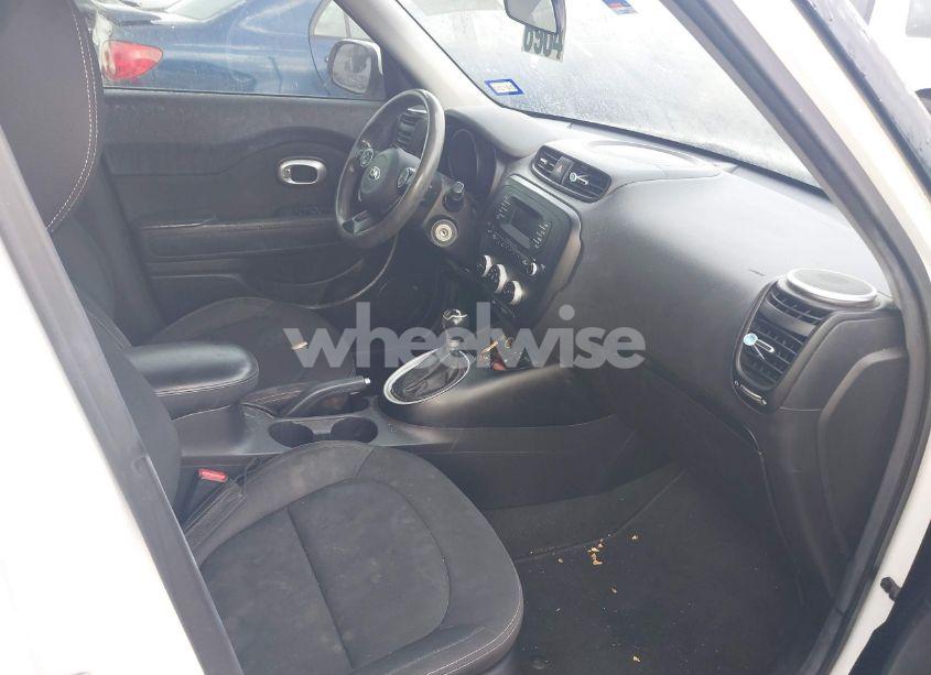Photo 5 of 2014 Kia Soul (VIN KNDJN2A2XE7076177)