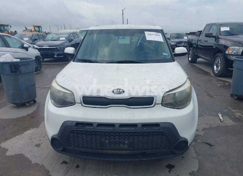 Photo 6 of 2014 Kia Soul (VIN KNDJN2A2XE7076177)