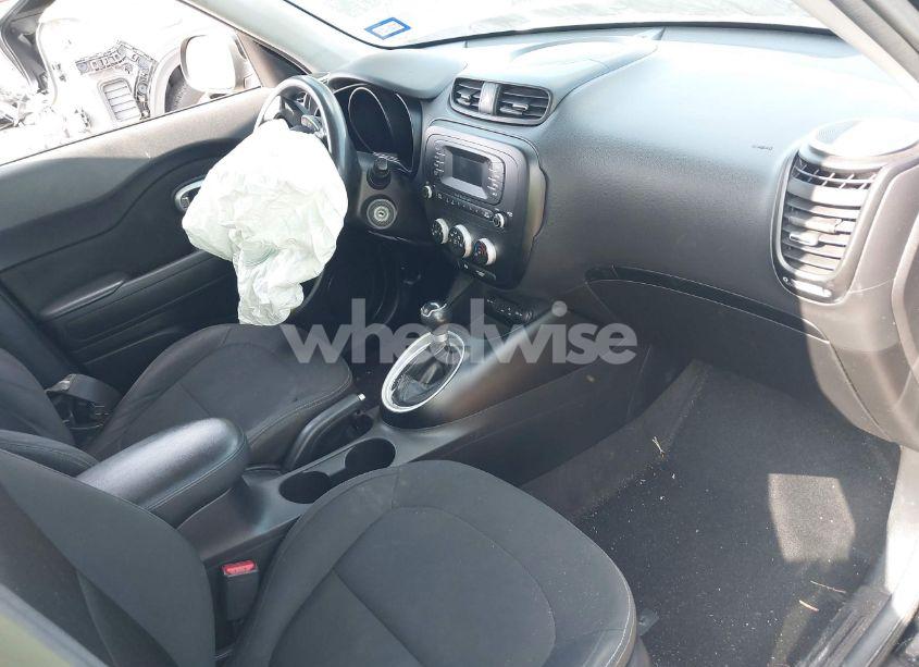 Photo 5 of 2014 Kia Soul (VIN KNDJN2A2XE7089897)