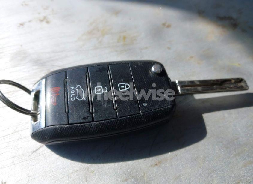 Photo 11 of 2015 Kia Soul (VIN KNDJN2A2XF7216388)