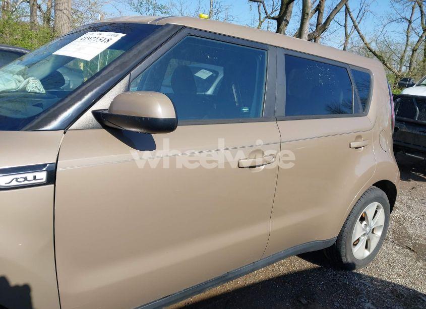 Photo 15 of 2015 Kia Soul (VIN KNDJN2A2XF7216388)