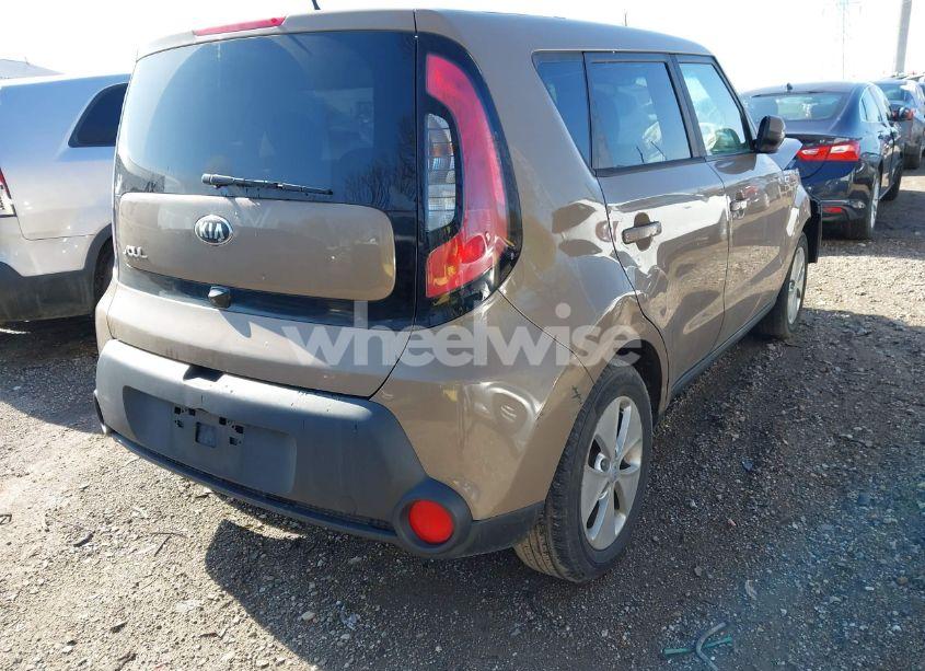 Photo 4 of 2015 Kia Soul (VIN KNDJN2A2XF7216388)