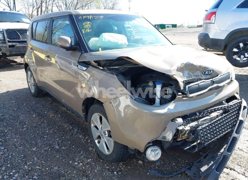 Photo 6 of 2015 Kia Soul (VIN KNDJN2A2XF7216388)