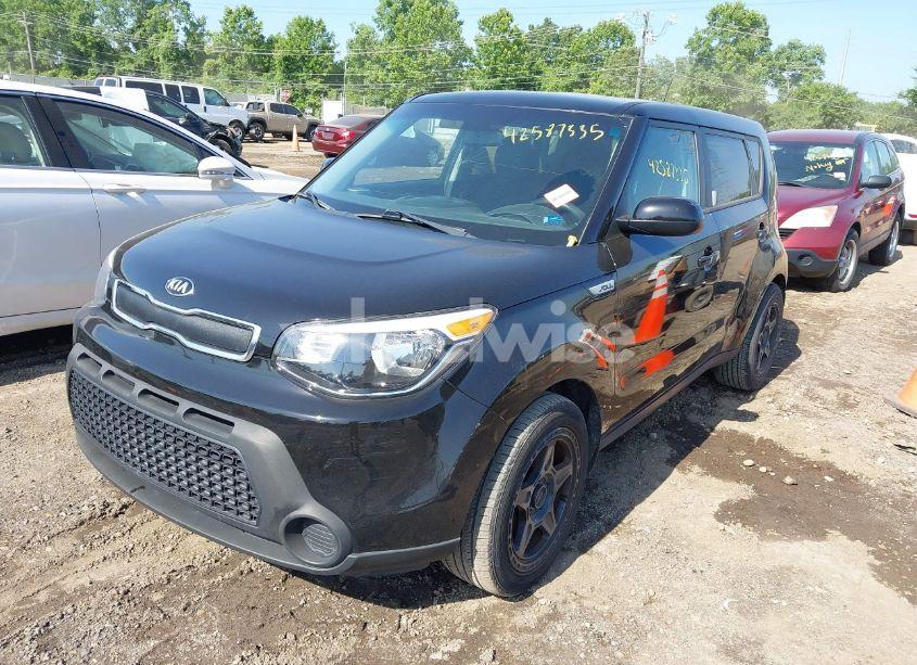 Photo 2 of 2015 Kia Soul (VIN KNDJN2A2XF7221249)
