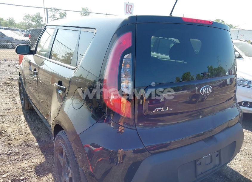 Photo 3 of 2015 Kia Soul (VIN KNDJN2A2XF7221249)