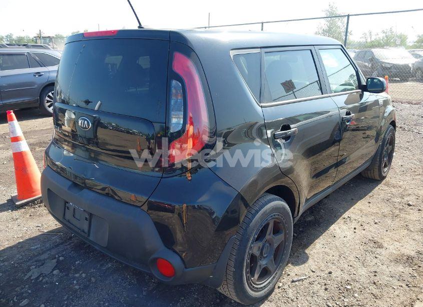 Photo 4 of 2015 Kia Soul (VIN KNDJN2A2XF7221249)