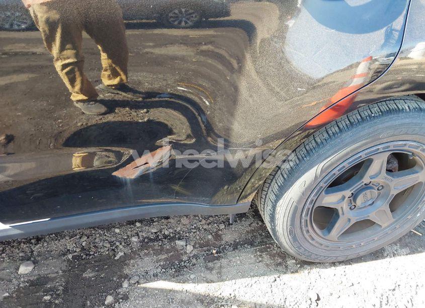 Photo 6 of 2015 Kia Soul (VIN KNDJN2A2XF7221249)