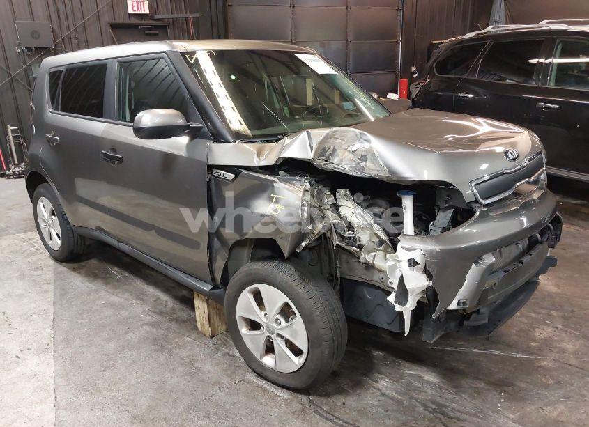 2015 Kia Soul (VIN KNDJN2A2XF7236611) main photo