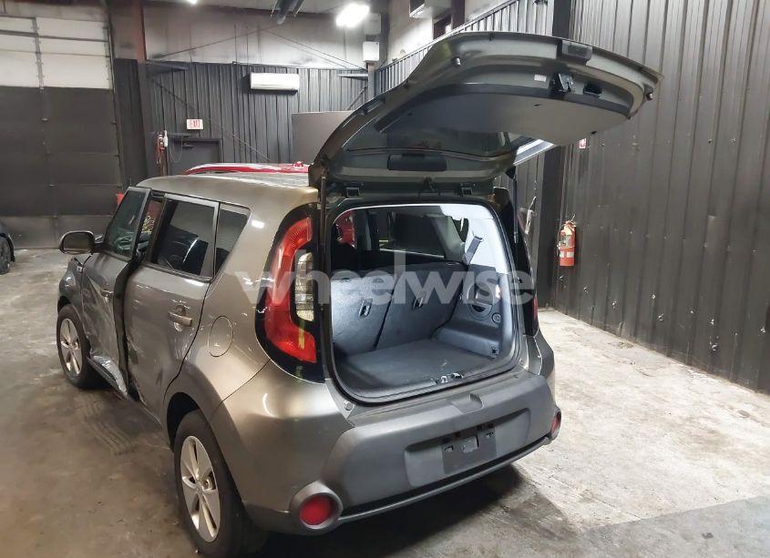 Photo 3 of 2015 Kia Soul (VIN KNDJN2A2XF7236611)